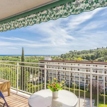 Apartment Homeholidaysrentals Regard *